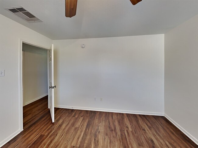 Building Photo - 2303 Cantabria Ln