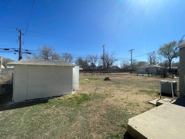 Building Photo - 3821 S Van Buren St