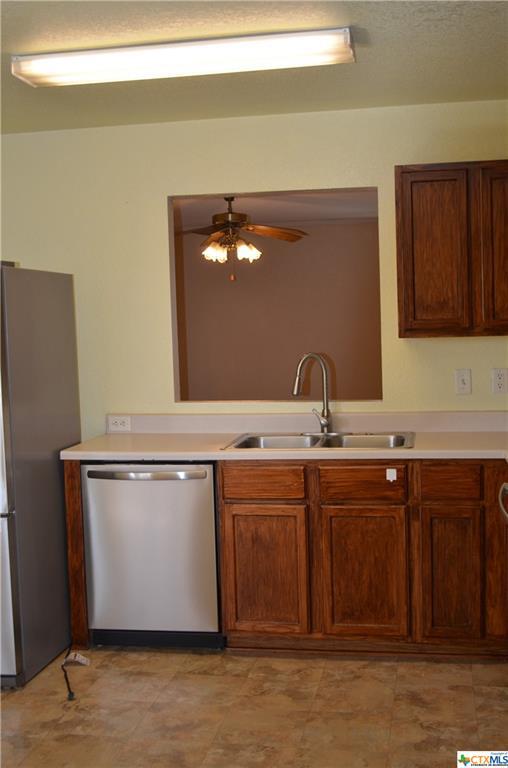 Building Photo - 3711 Lakecrest Dr