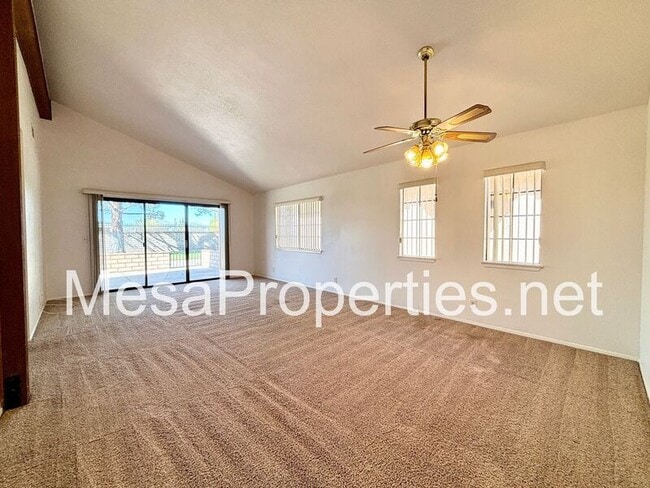 Building Photo - 19182 Elm Dr