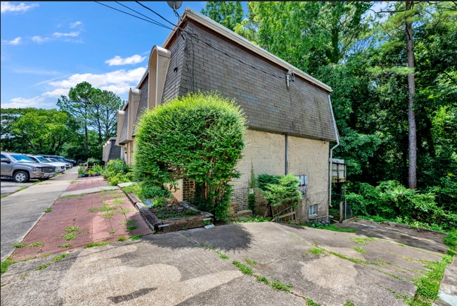 Building Photo - 3244 Warringwood Dr