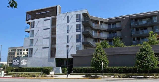 Building Photo - 3415 W Alameda Ave