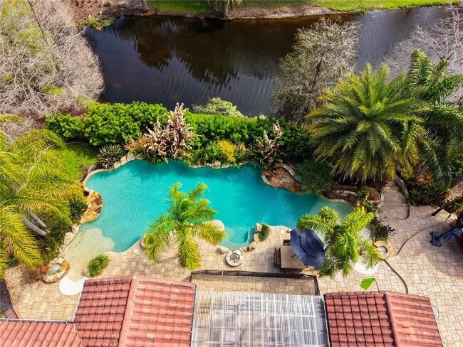 Building Photo - 719 Eastlawn Dr