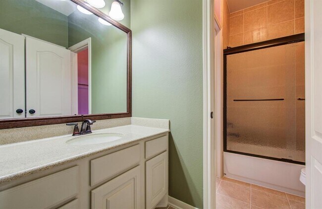 Building Photo - 4203 Scenic Valley Ln