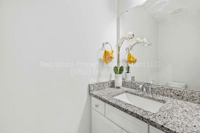 Building Photo - 6126 Russo Ct