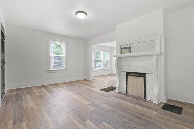 Building Photo - 1385 Aberdeen Ave