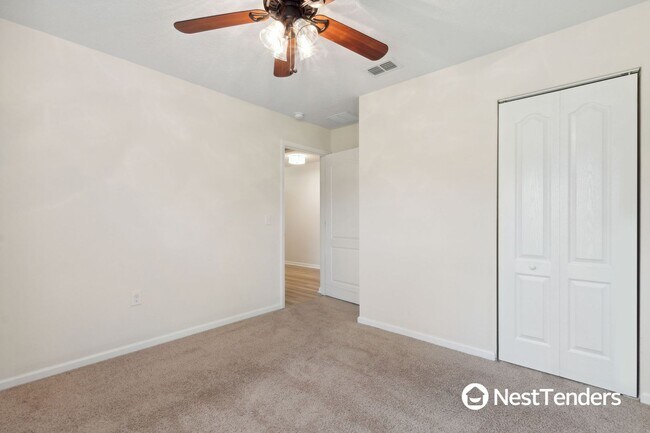 Building Photo - Four Bedroom Just Off Amelia Concourse!