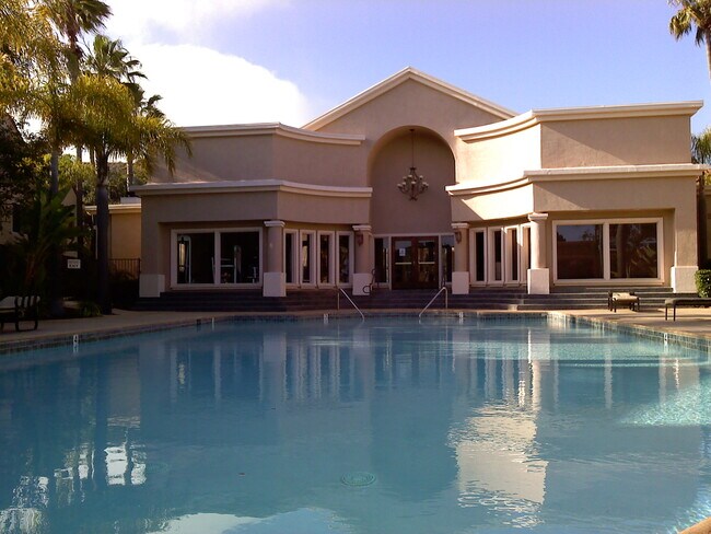 Building Photo - 3927 Nobel Dr