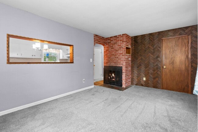 Building Photo - 22 Henry St