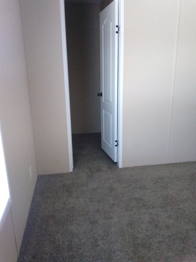 Building Photo - 818 W Grantville Rd