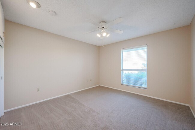 Building Photo - 10832 W Saratoga Cir