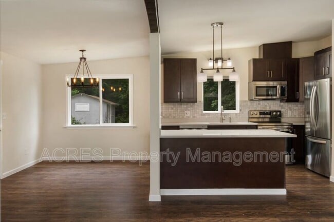 Building Photo - 12126 SE 160th St