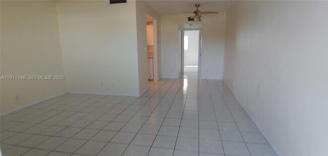 Building Photo - 1400 NE 54th St