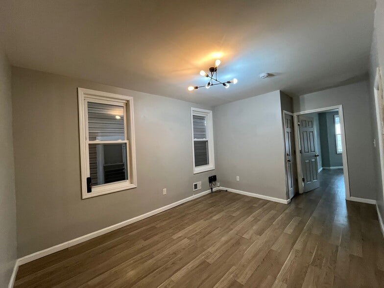 Building Photo - 197 Gates Ave