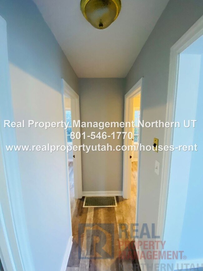 Building Photo - 3 Bedroom 1.5 Bath Ogden Home available now