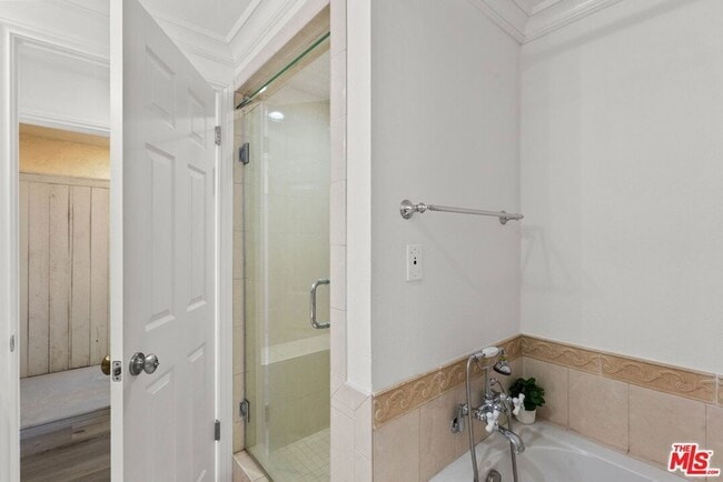 Building Photo - 23924 De Ville Way