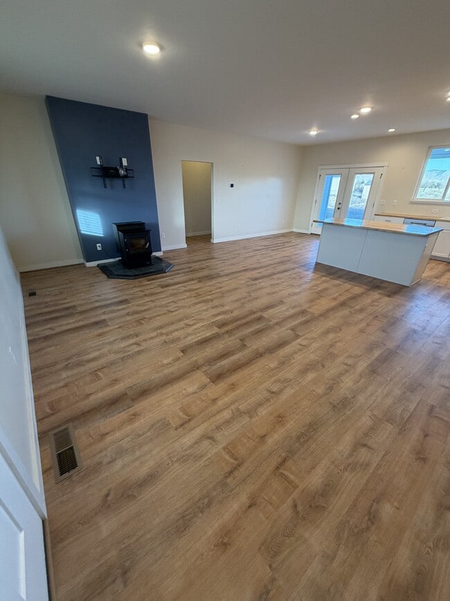 Building Photo - 4280 NE Alexander Way