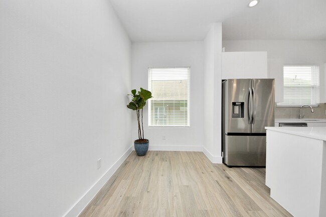 Building Photo - 4608 Coke St