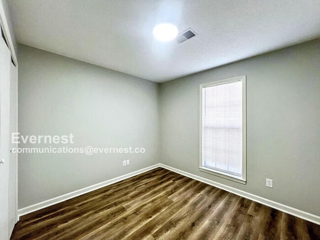 Building Photo - 3830 Kerfield Dr