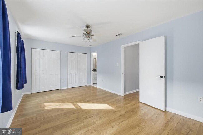 Building Photo - 14187 Royal Oak Ln