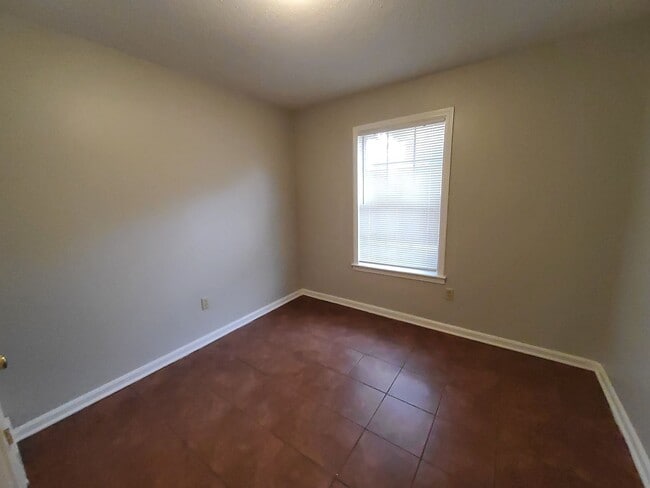 Building Photo - 5740 Cherokee Dr