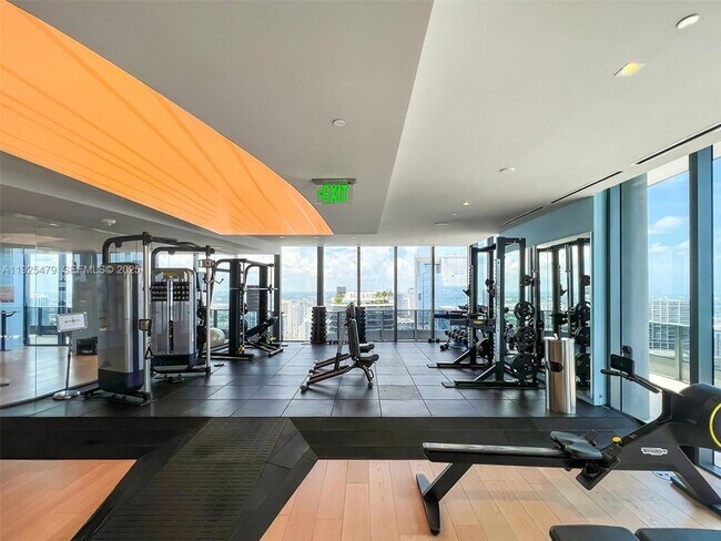 Building Photo - 1000 Brickell Plaza