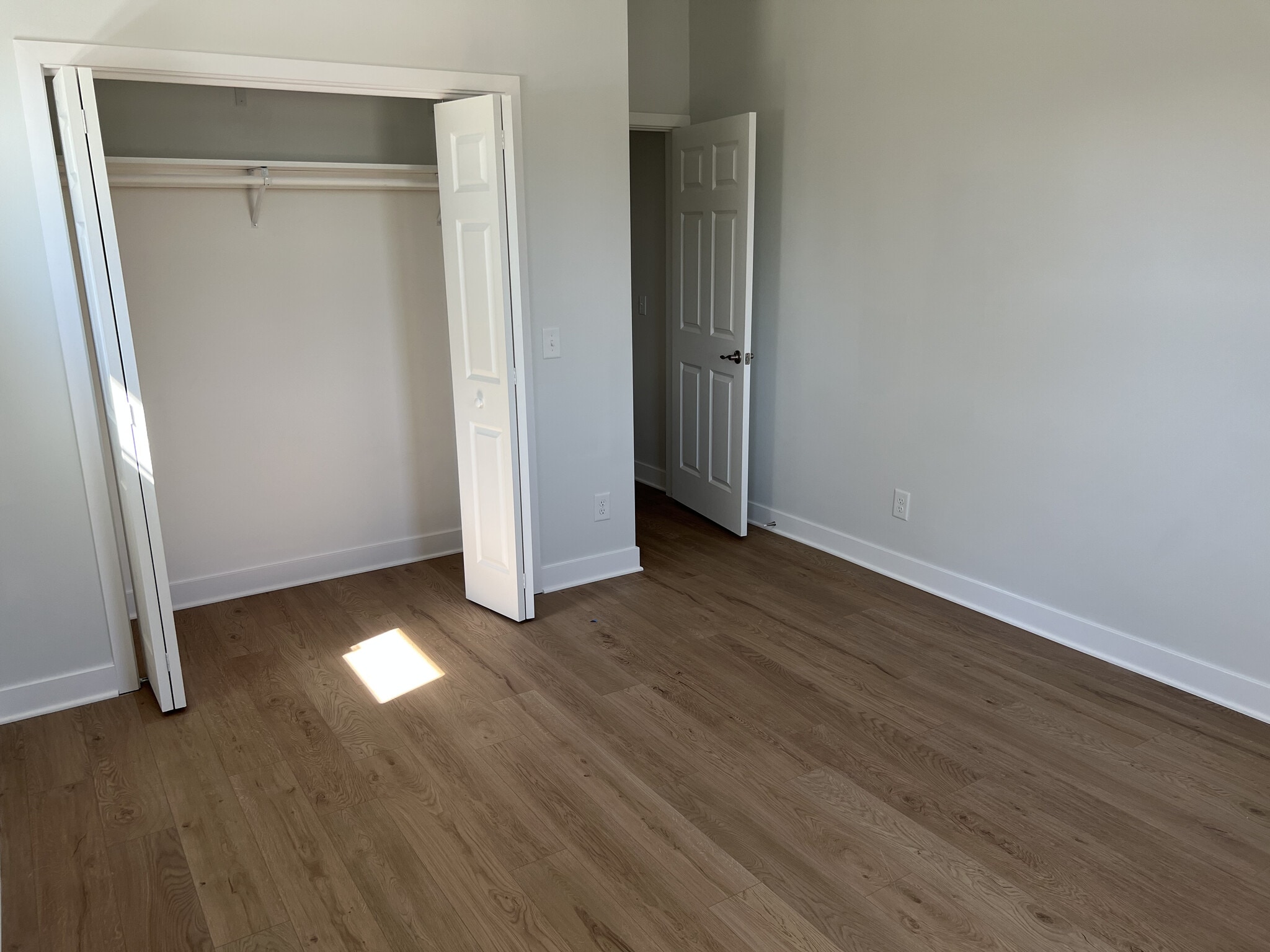 Building Photo - 502 Leavens Ave