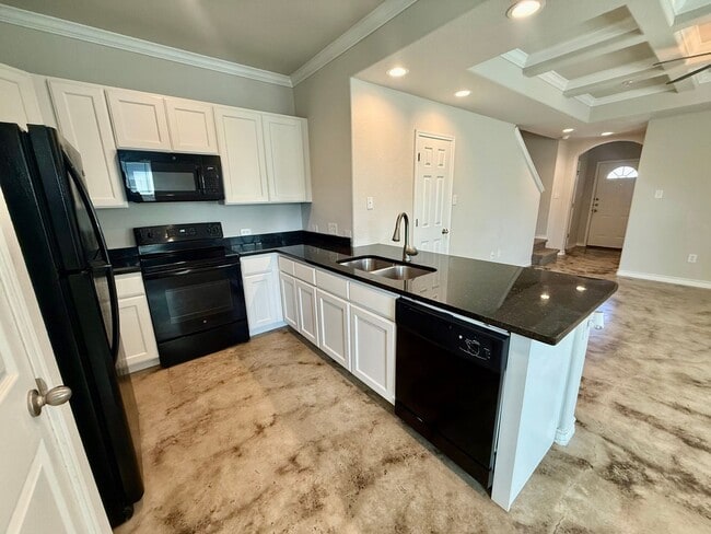 Building Photo - 8331 Breezy Cv