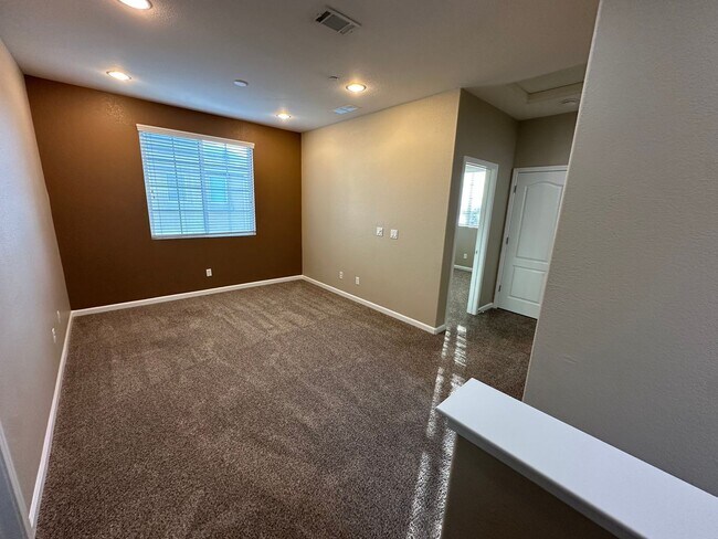 Building Photo - Beautiful 4 Bedroom, 3 Full Bath W/ Office...