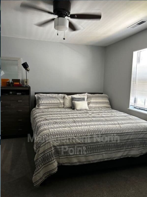 Building Photo - 515 Lynch Ave NW