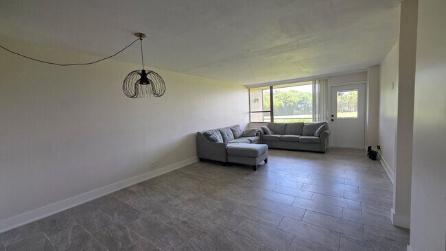 Building Photo - 2618 Cove Cay Dr