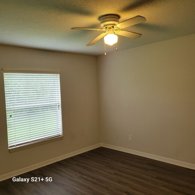 Building Photo - $1495 - 3/2/1 - Palm Coast - Duplex - Move In Special