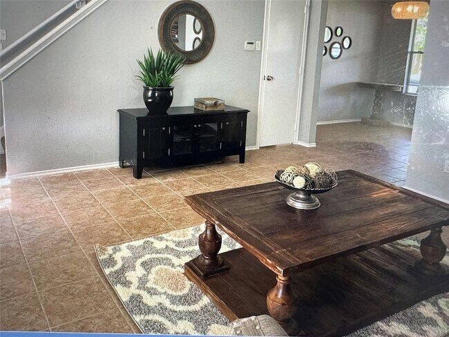 Building Photo - 6206 Greenwick Ln