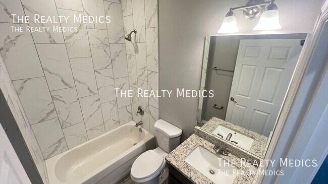 Building Photo - 1682 Waneta St SE