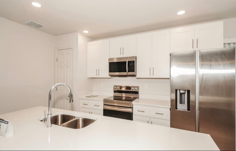 Building Photo - 9 Philmont Ln