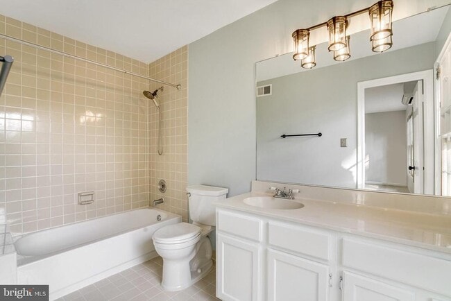 Building Photo - 2131 Kings Mill Ct