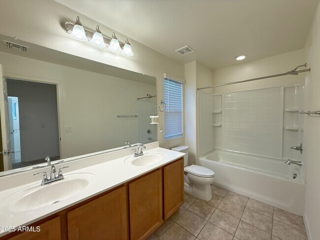 Building Photo - 3916 S 58th Ln