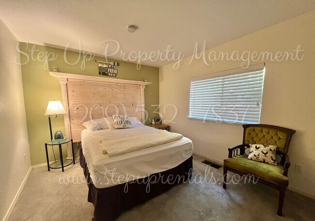 Building Photo - Charming 3-Bedroom Retreat in Gated Grovel...