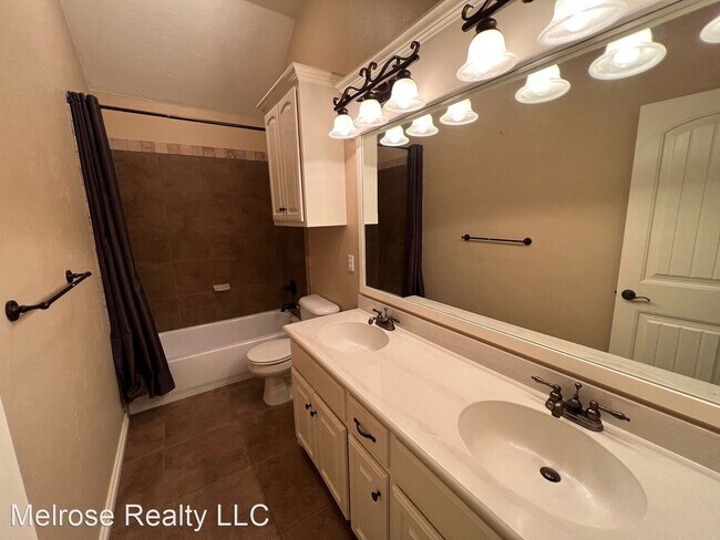 Building Photo - 4 br, 2.5 bath House - 12100 Kimberlyn Road