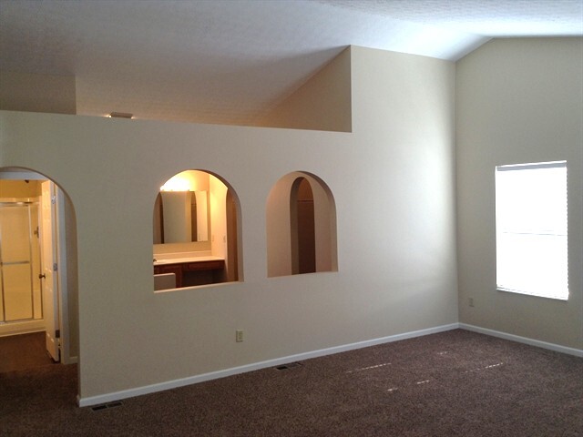 Building Photo - 139 Knights Bridge Dr E