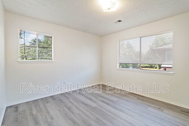 Building Photo - 373 Geneva St