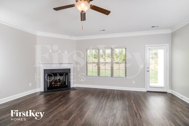 Building Photo - 5601 Marblehead Dr