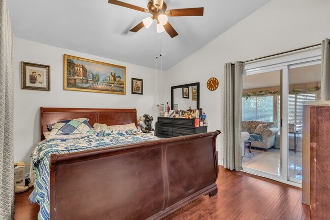 Building Photo - 11322 Oakwood Dr