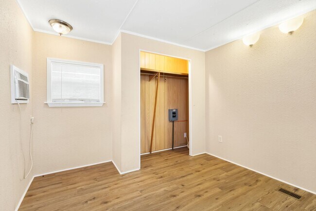 Building Photo - 16240 San Pedro Ave