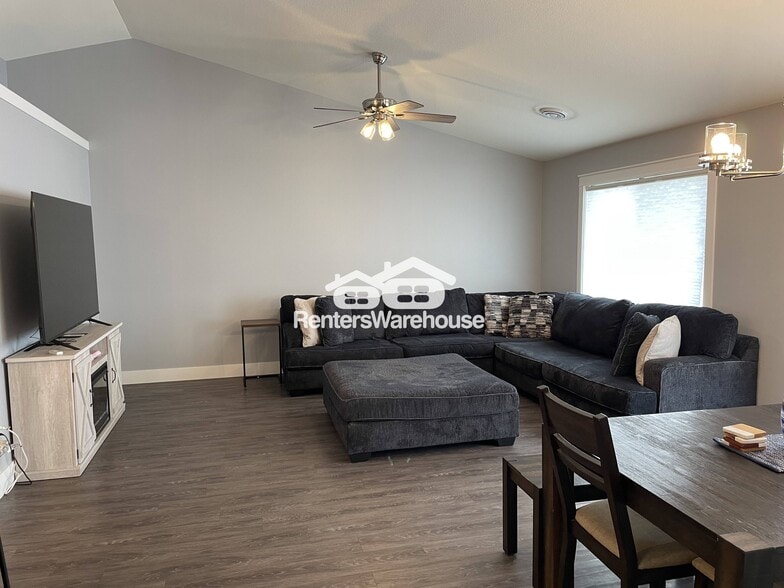 Building Photo - 4941 Field Crest Ln