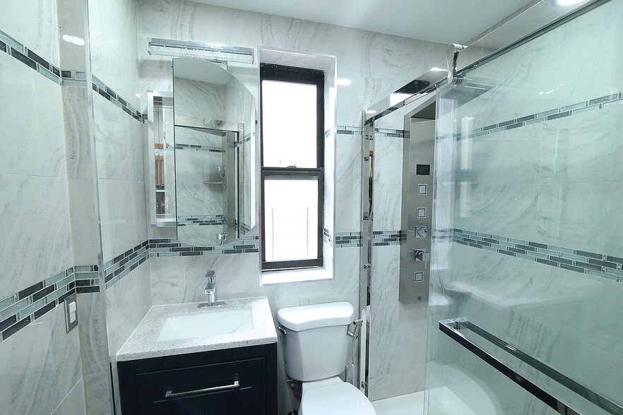 Building Photo - 1711 Davidson Ave