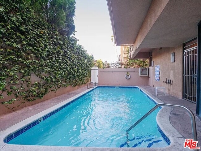 Building Photo - 2276 S Beverly Glen Blvd