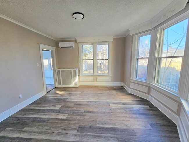 Building Photo - 724 Kinnaird Ave