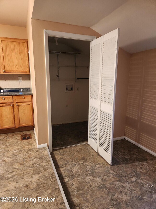 Building Photo - 3413 Calais Dr