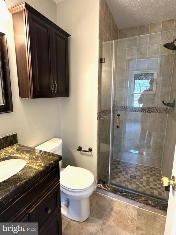 Building Photo - 898 Bayridge Dr